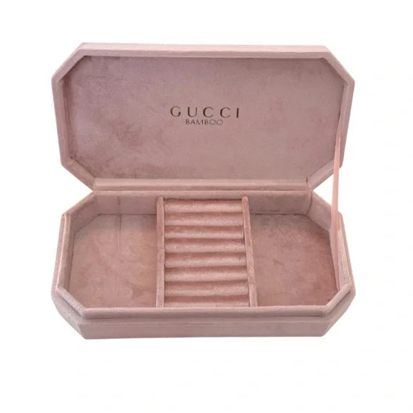 NEW Gucci Beauty VIP Pink Velvet Beauty Hatd Sided Jewelry Case - Picture 2 of 7